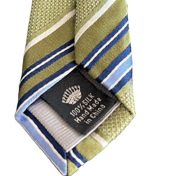 🔥🔥Countess Mara 100% silk tie. Gorgeous & classic stripe - sage/olive/blue - Picture 3 of 5